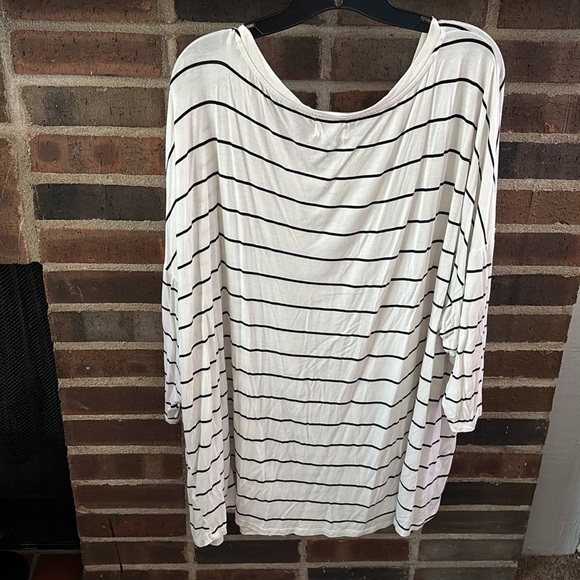 Womens Plus Maurice’s 24/7 Top, White/Black stripe, 3X - Picture 5 of 6
